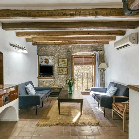 Holiday home Roca Montiro