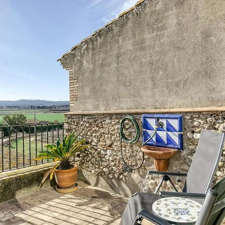 Holiday home Roca Montiro